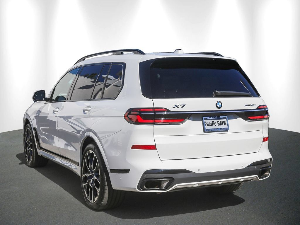 Certified 2023 BMW X7 xDrive40i w/ M Sport Package AWD/4WD image 4