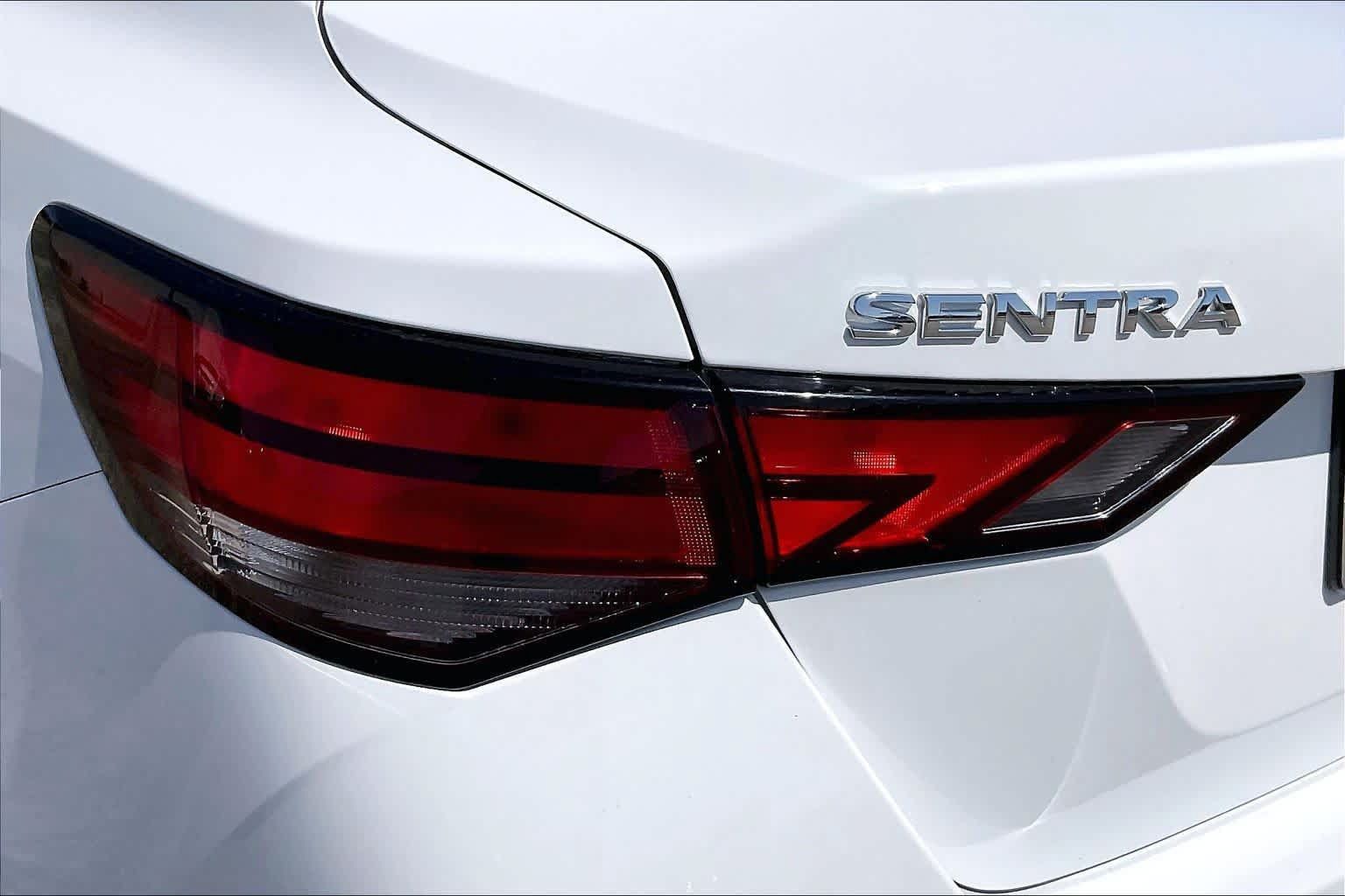 Used 2025 Nissan Sentra SV FWD image 27