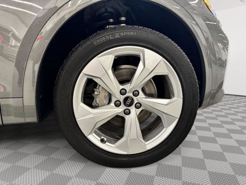 Certified 2025 Audi Q5 2.0T Premium Plus w/ Premium Plus Package image 9