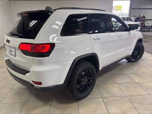 Used 2019 Jeep Grand Cherokee Limited AWD/4WD image 10