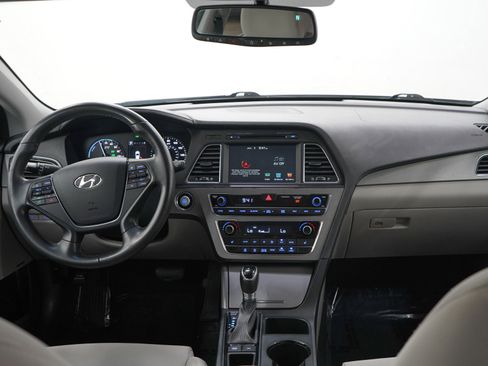Used 2017 Hyundai Sonata Plug-In Hybrid FWD image 13