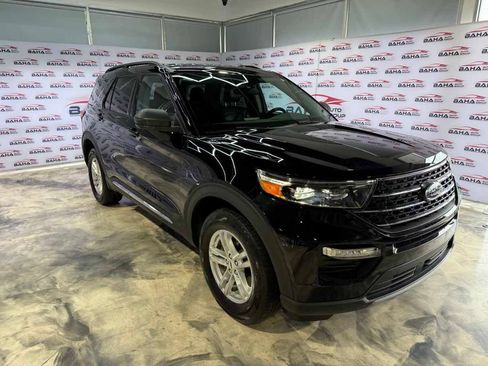 Used 2023 Ford Explorer XLT w/ Equipment Group 202A AWD/4WD image 3