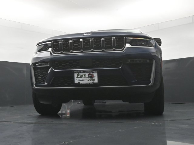 New 2026 Jeep Grand Cherokee Limited w/ Trailer Tow Package AWD/4WD image 19