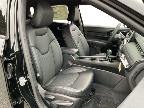 New 2026 Jeep Compass Latitude image 27