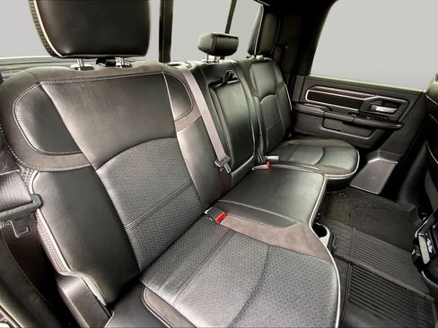 Used 2025 RAM 2500 Laramie AWD/4WD image 18