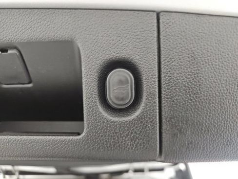 Used 2020 Chevrolet Tahoe Premier AWD/4WD image 34