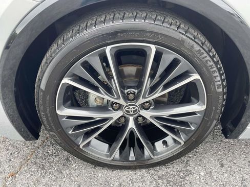 Used 2025 Toyota Prius XLE image 7