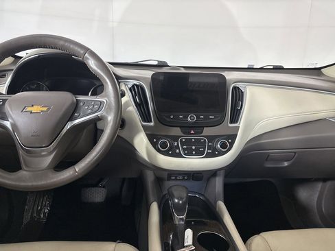 Used 2022 Chevrolet Malibu Premier FWD image 24