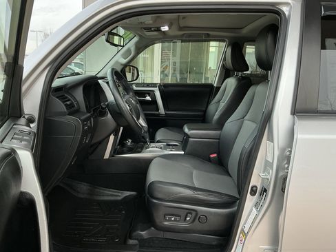 Used 2015 Toyota 4Runner SR5 image 7