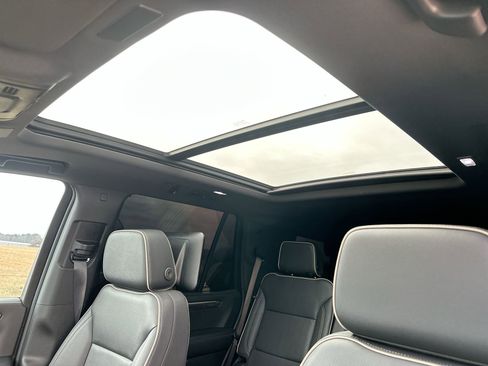 Used 2025 Chevrolet Tahoe Premier image 21