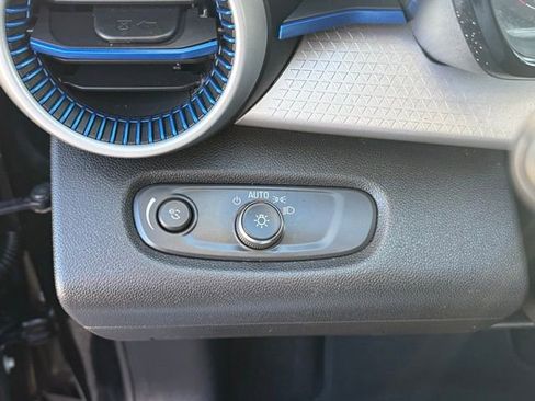 Used 2024 Chevrolet Trax LS image 30