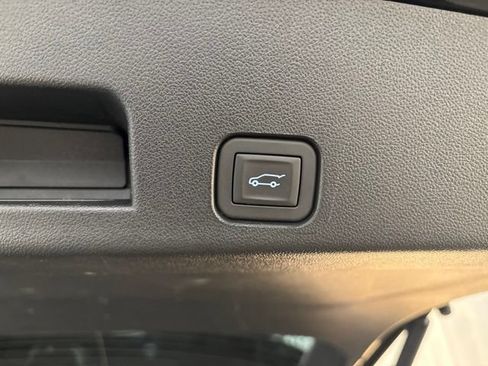 Used 2026 Chevrolet Traverse LT w/ Driver Confidence Package FWD image 31