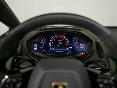 Used 2023 Lamborghini Huracan EVO AWD/4WD image 18