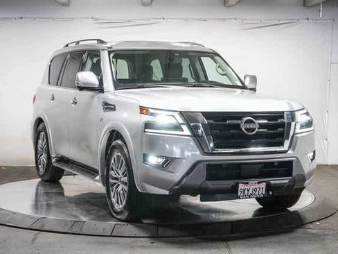Used 2021 Nissan Armada SL w/ Captain's Chairs Package image 3