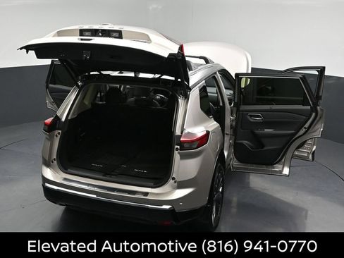 Certified 2026 Nissan Rogue Platinum w/ Platinum Premium Package AWD/4WD image 35