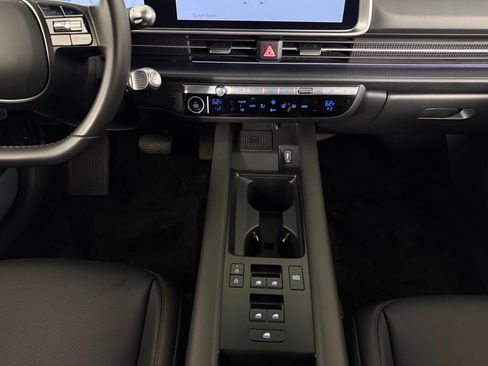 Used 2025 Hyundai Ioniq 6 SEL image 17