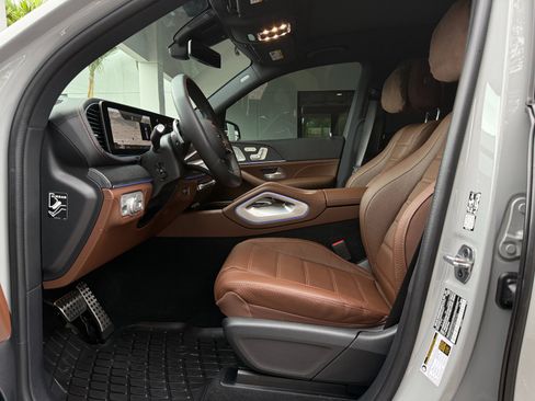 Used 2025 Mercedes-Benz GLS 580 GLS 580 image 22