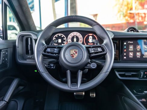 Certified 2025 Porsche Cayenne GTS AWD/4WD image 6