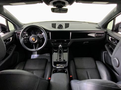Used 2022 Porsche Macan image 25