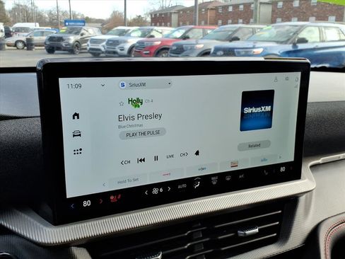 Used 2025 Ford Explorer ST-Line w/ ST-Line Street Pack image 21