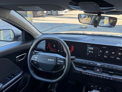 Used 2025 Kia K4 LXS image 34