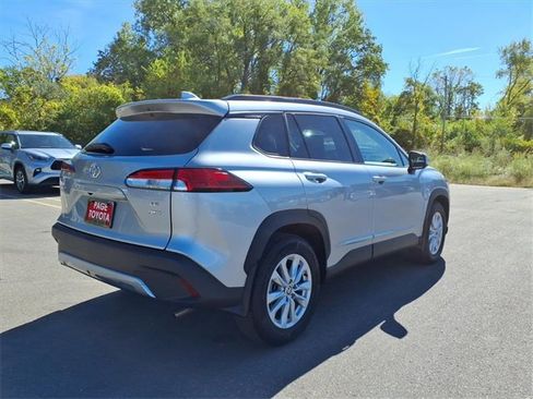 Certified 2022 Toyota Corolla Cross LE image 7