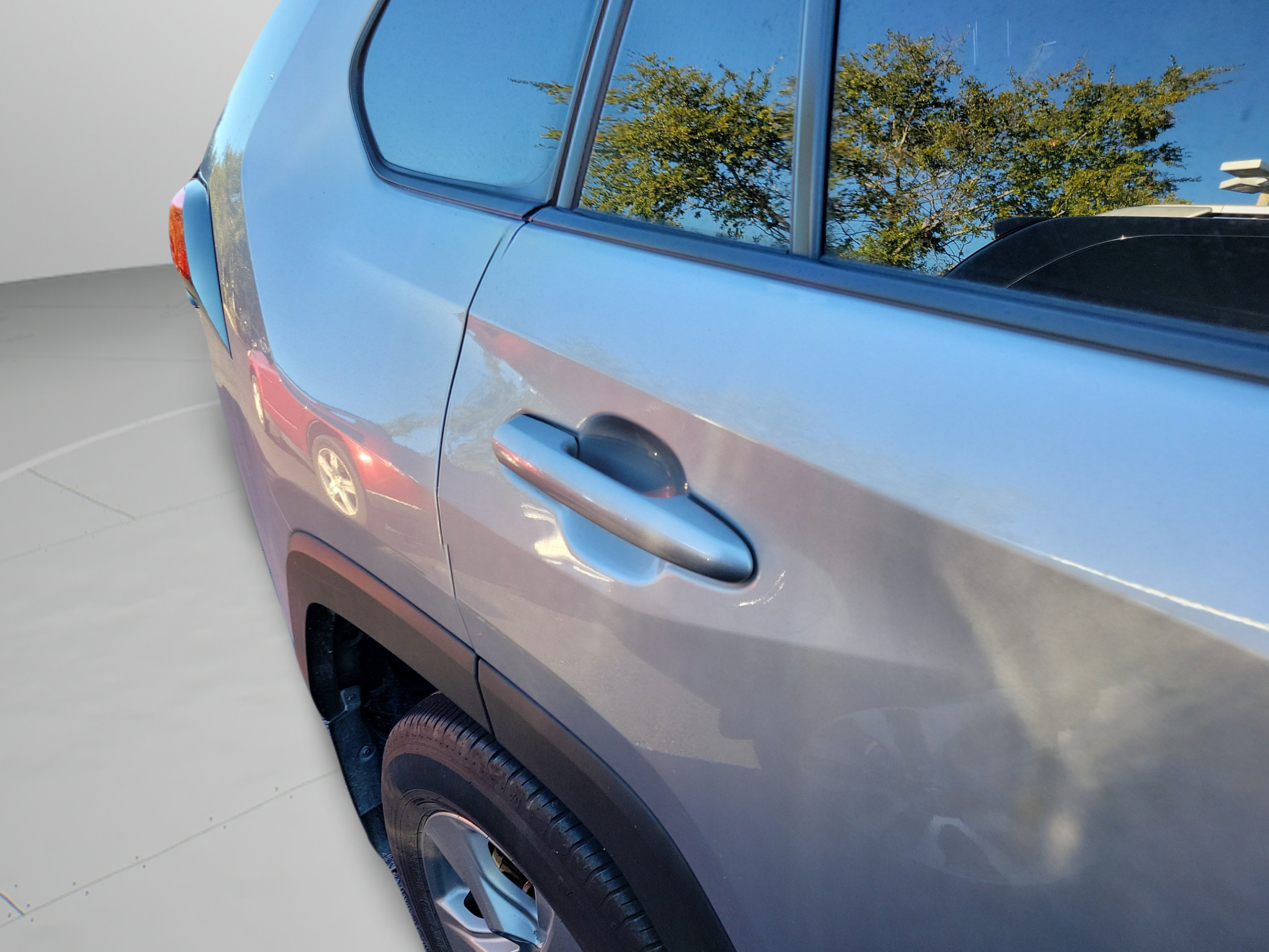Used 2025 Toyota RAV4 XLE w/ Convenience Package FWD image 16