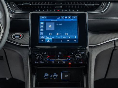 Used 2024 Jeep Grand Cherokee Altitude image 21