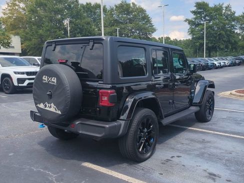 Used 2023 Jeep Wrangler Unlimited Sahara w/ Cold Weather Group AWD/4WD image 5
