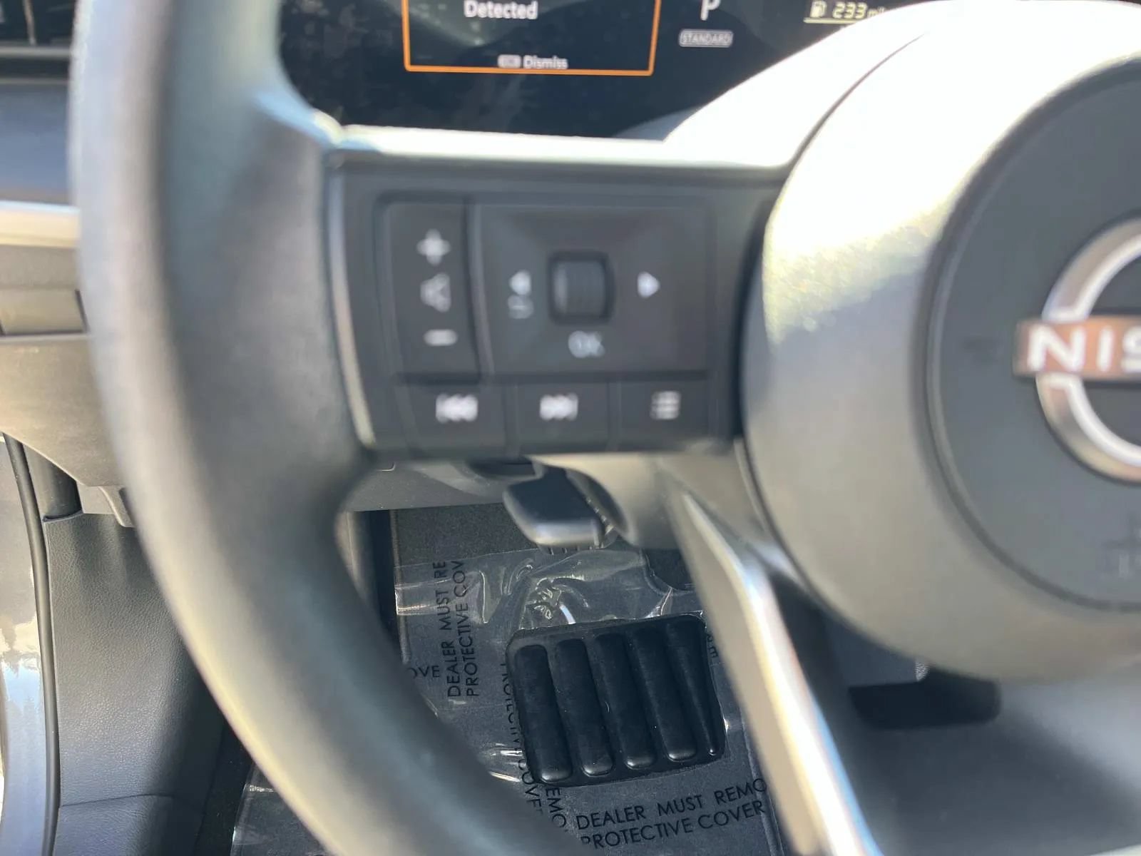 Used 2025 Nissan Kicks S AWD/4WD image 29
