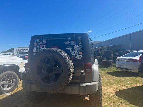 Used 2017 Jeep Wrangler Unlimited Sport w/ Quick Order Package 24S AWD/4WD image 12