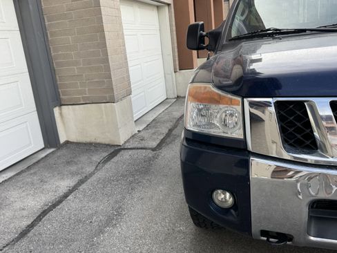 Used 2010 Nissan Titan SE w/ SE Value Truck Pkg AWD/4WD image 10