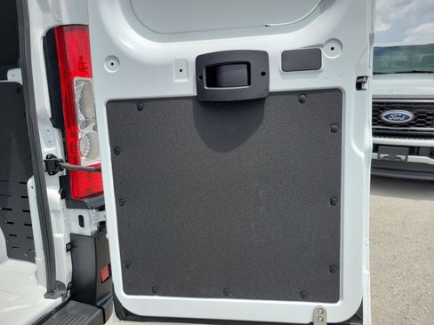Used 2026 RAM ProMaster 2500 w/ Convenience Group FWD image 15