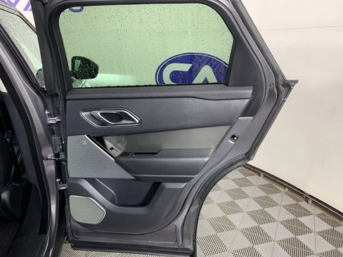 Used 2018 Land Rover Range Rover Velar S image 38