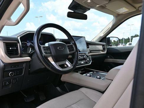 Used 2024 Ford Expedition Limited AWD/4WD image 14