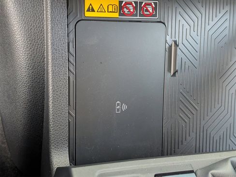 Used 2025 Toyota 4Runner Limited image 18