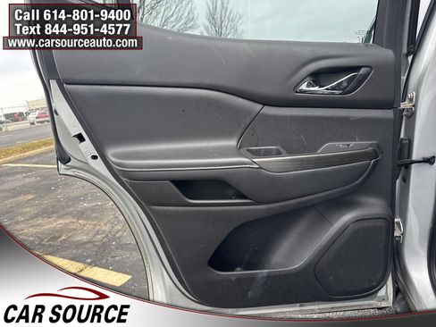 Used 2019 GMC Acadia SLT image 31