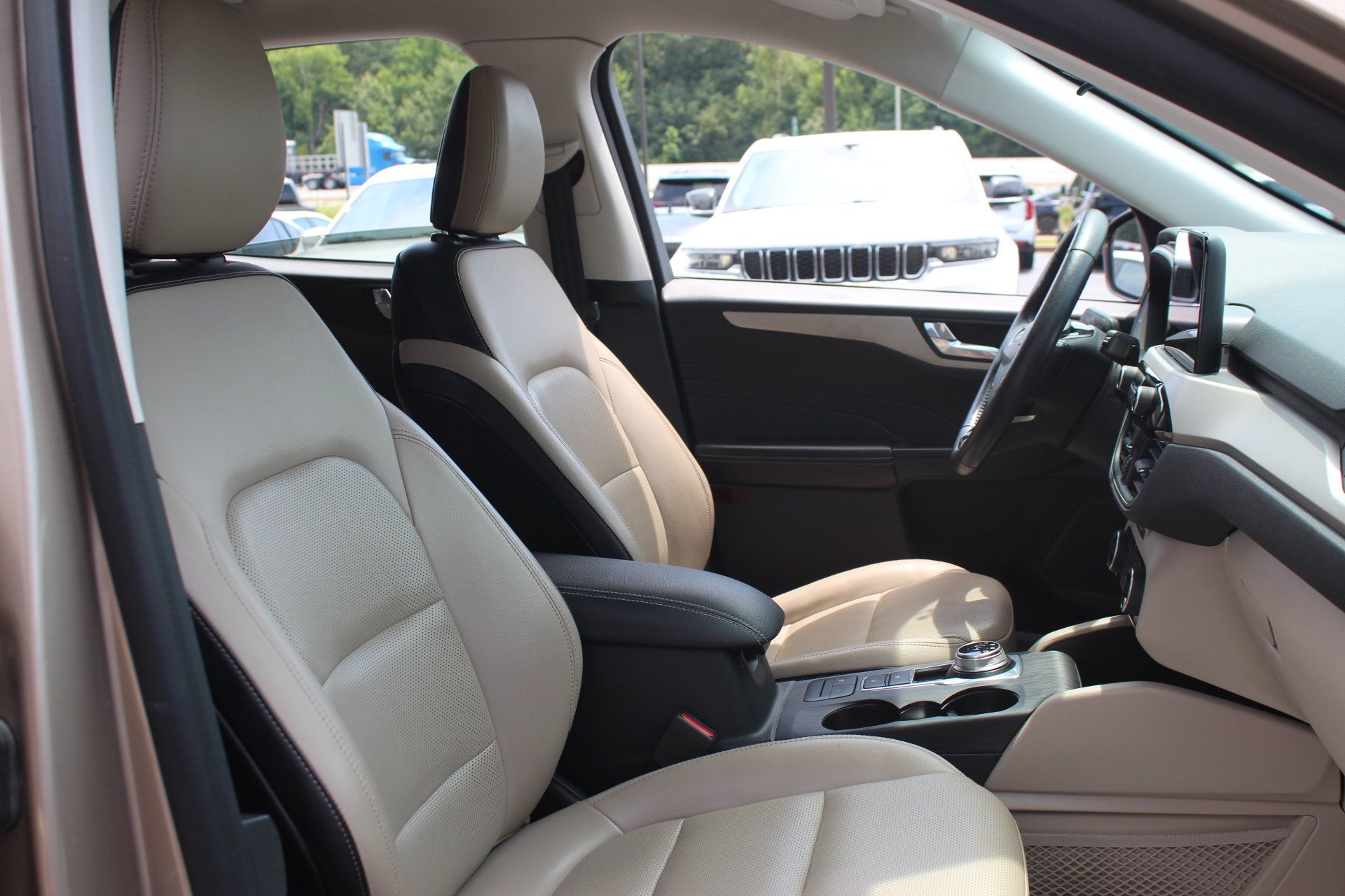 Used 2021 Ford Escape SEL FWD image 33