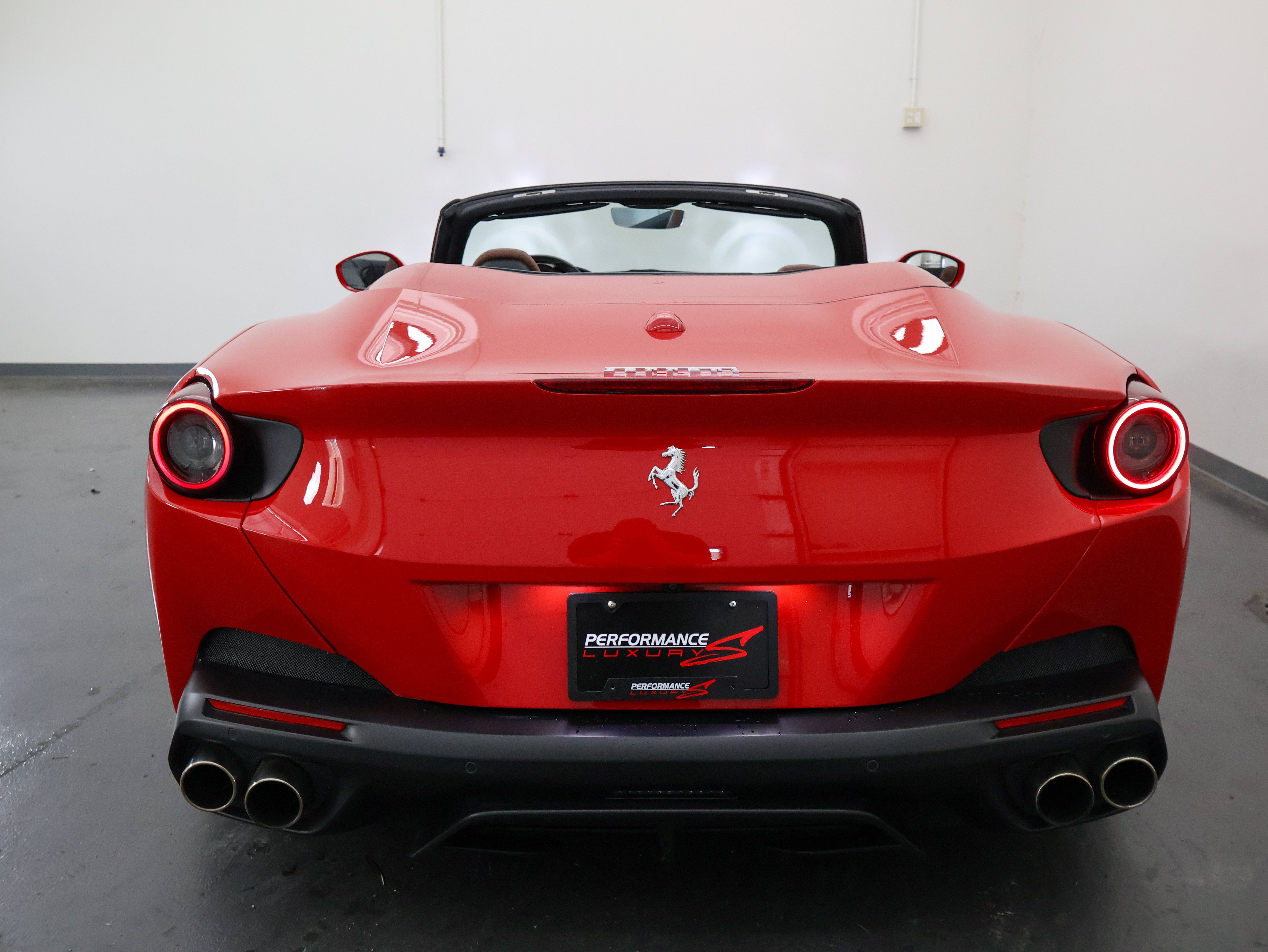 Used 2019 Ferrari Portofino RWD image 5