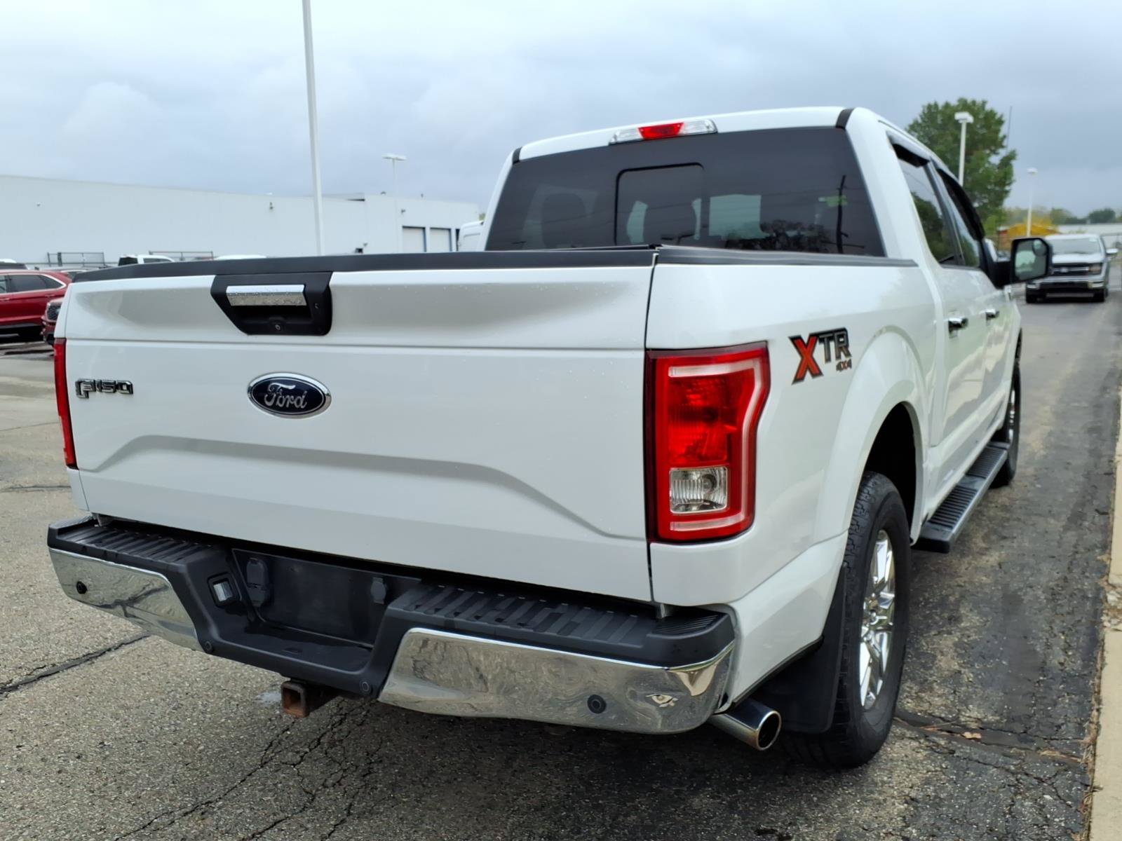 Used 2017 Ford F150 XLT w/ Equipment Group 302A Luxury AWD/4WD image 6