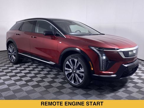 Certified 2025 Cadillac Optiq Luxury 2 AWD/4WD image 20