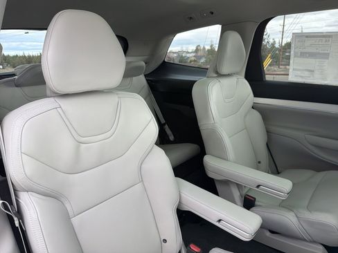 New 2026 Volvo EX90 Ultra image 24