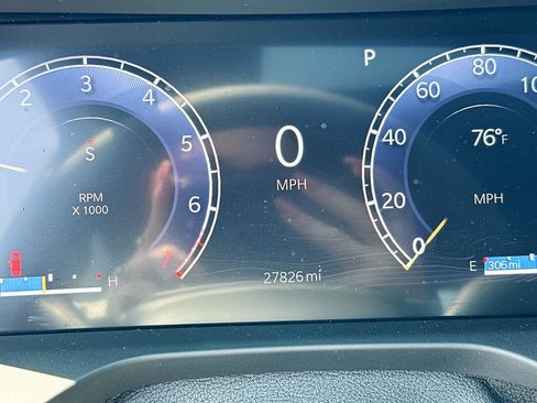 Used 2024 Jeep Grand Cherokee Laredo X w/ Luxury Tech Group I RWD image 11