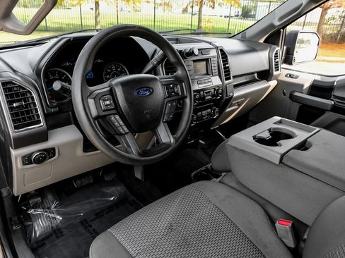 Used 2016 Ford F150 XLT image 4