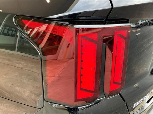 Used 2025 Kia Sorento LX image 22