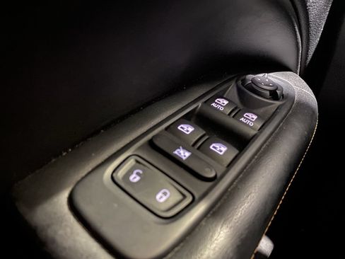 Used 2018 Jeep Compass Limited w/ Navigation Group AWD/4WD image 10