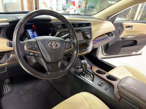 Used 2015 Toyota Avalon XLE image 17