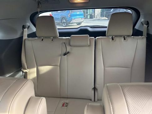Used 2022 Toyota Highlander Platinum image 7