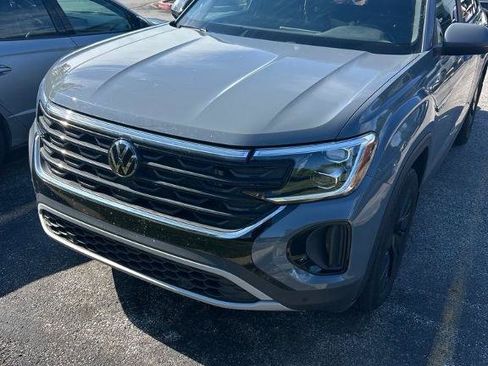 Certified 2024 Volkswagen Atlas Cross Sport SE AWD/4WD image 1