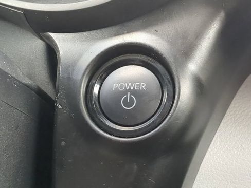 Used 2025 Toyota Sienna LE FWD image 33